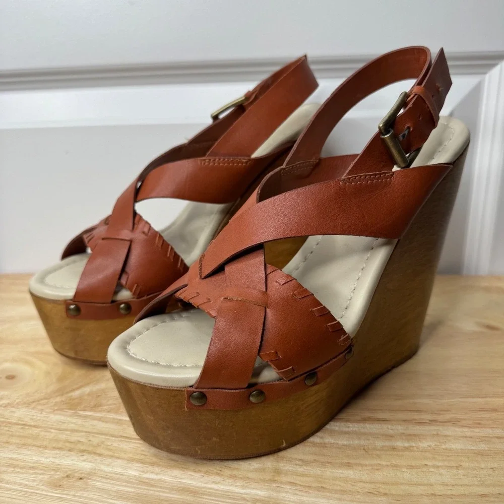 Madison Harding Wooden Platform Sandals Embroidered Heels Women's Size 7